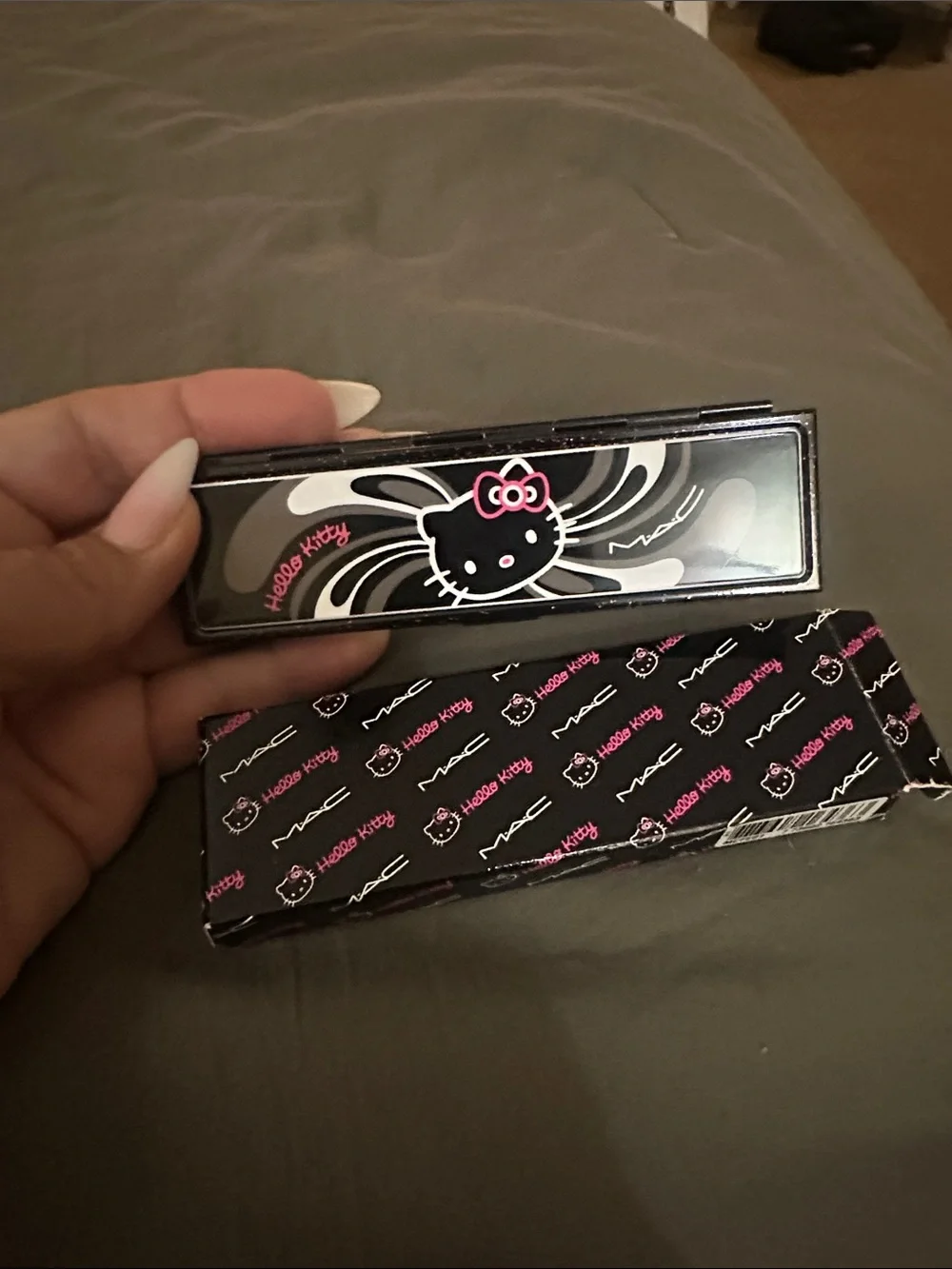 MAC Cosmetics Hello Kitty Mini Quad - Peach, Pink, Mint, Navy